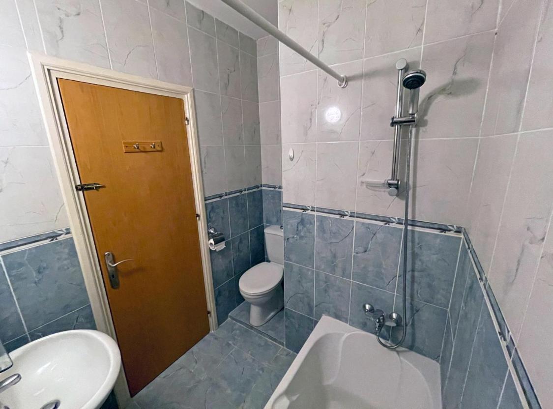 Town House, Garden, 2 Bedrooms, 2 Bathrooms Apartament