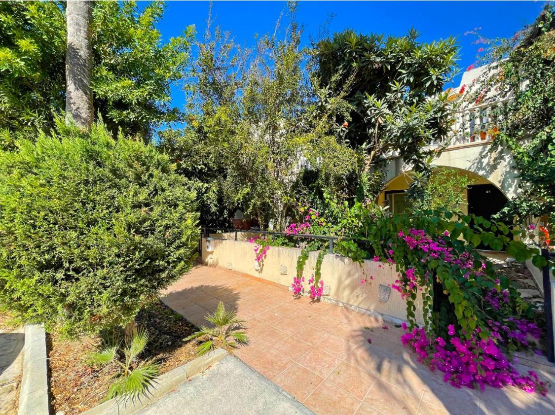 Town House, Garden, 2 Bedrooms, 2 Bathrooms Apartament